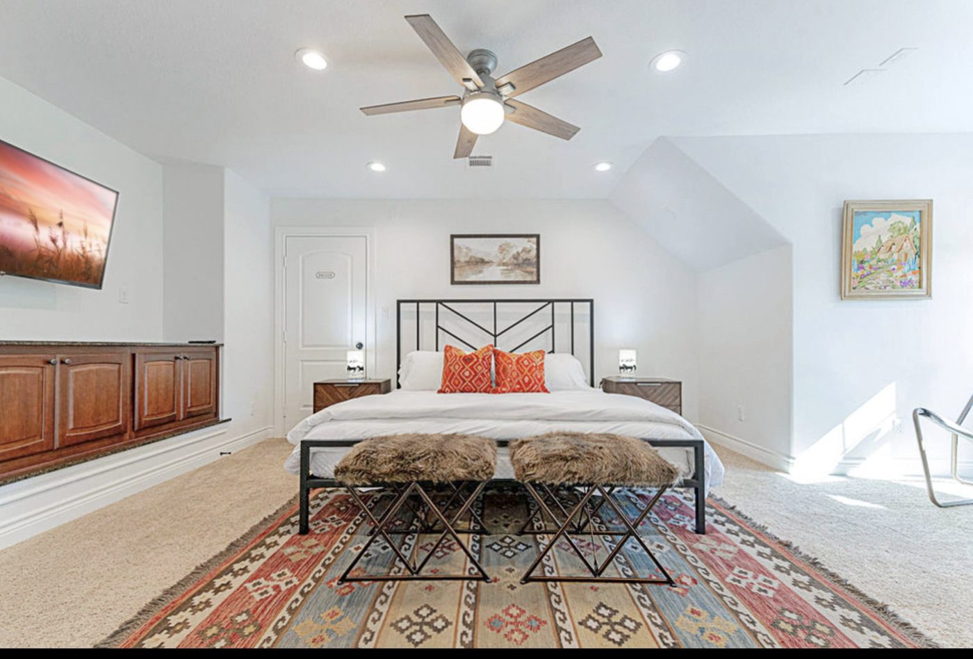 Private king bedroom